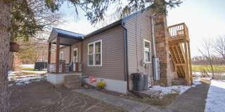 Studio Apartment in Mill Hall Close to Greenhouse! Gallery 1