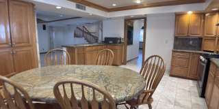 4719 Frankfort Avenue Gallery 24