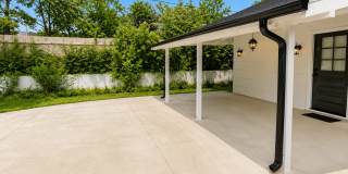 Single Family Home Centrally Located Gallery 37