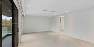 330 SW 19th Rd Gallery 21