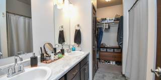 Stylish Townhome in Harrisburg School District – Open Floor Plan & Loft! Gallery 20