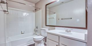 Sailpointe at Lake Norman Apartment Homes Gallery 68