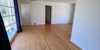 Charming 3-Bedroom Home with Spacious Backyard – Prime Location Gallery 6