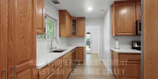 Stunning 3bd Home with Private Outdoor Oasis Gallery 13