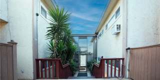 Furnished Top-Floor West LA Townhome Near Sawtelle and UCLA Gallery 32