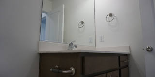 Layton Townhome 3 Bed 2.5 Bath Gallery 29