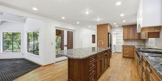 Spectacular 2 story home w/pool in Round Hill Country Club Gallery 14