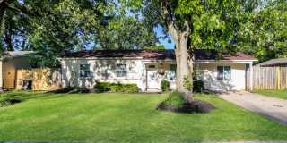 990 Sheffield Drive Gallery 1