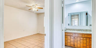 2012 Amy Sue Drive unit: B Gallery 25