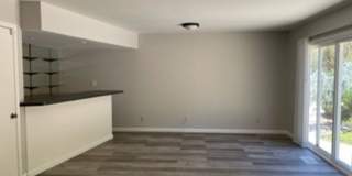 -Spacious 4 Bed 2.5 Bath, House, with Hew Hardwood Floors throughout - Gallery 10