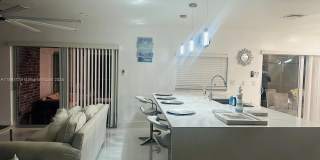 541 SE 17th Ave Gallery 25