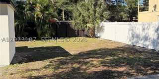 1621 SW 11th Ct Gallery 13