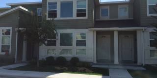 Luxury 3 Bedroom Townhome Available Now!! Gallery 1