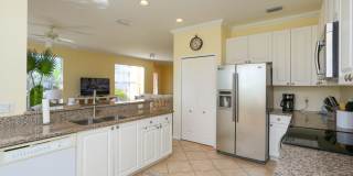 2/2 BEAUTIFUL COACH HOME ** SPANISH WELLS GOLF AND COUNTRY CLUB COMMUNITY  ** COMMUNITY POOLS ** Gallery 14