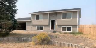 4 bedroom rental in Spring Creek Gallery 1