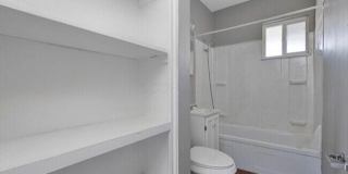 464 E Norwich Avenue Gallery 8