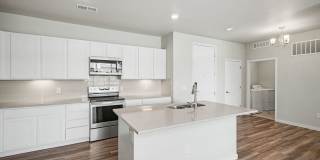Updated 2 Bed / 2 Bath Corner Condo in Parker – Ground Level Convenience! Gallery 4