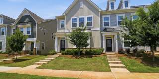 Luxury End-Unit Townhome in Desirable Chateau Community Gallery 5