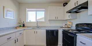 Country Living with Modern Flair: Wake up to the sounds of nature, Live Minutes from Everything Gallery 32