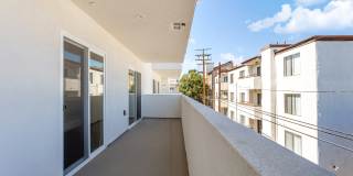 1450 S Barrington Ave Gallery 9