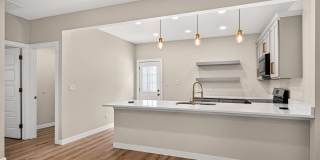 631 E Mistletoe Gallery 8