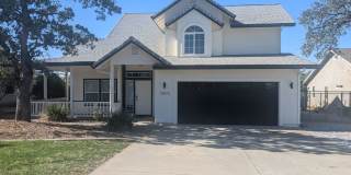 Two-Story House in Lake California with Pool Gallery 1