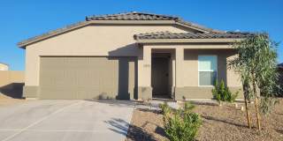 Charming 3-Bedroom Home with Spacious Yard Gallery 1