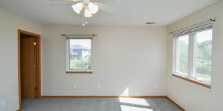 Comfortable 3-Bedroom Condo in Brandon – Available Now! Comfortable 3-Bedroom Condo in Brandon – Available Now! Gallery 21