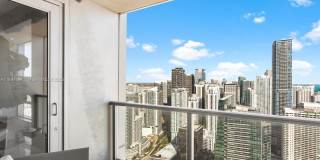 1425 Brickell Ave Gallery 55