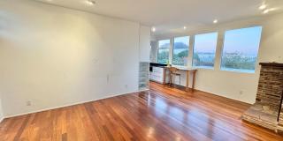 Tranquil  Spacious 2 BR/Den/ 1 BA Condo in the Central Richmond District Gallery 1