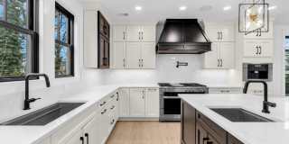 2017 5th Avenue Gallery 11