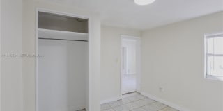 2250 NE 136th St Gallery 9