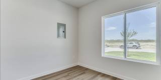 Beautiful Three Bedroom, Two Bathroom Gallery 16