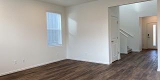Exquisite 3 Bed 2.5 Bath Single Family Home Gallery 9