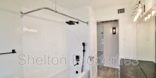 1802 N Laurel Ave Gallery 21