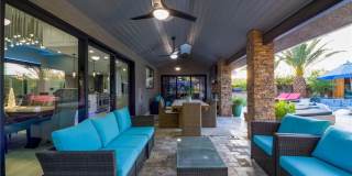 300 E Lacy Lane Gallery 44