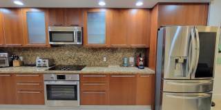 Luxury Apartment Right On The Beach In Lauderdale By The Sea!!! Seasonal rental Gallery 5