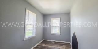 Cozy 2-Bedroom Home Near Downtown Des Moines & Gray’s Lake Gallery 9