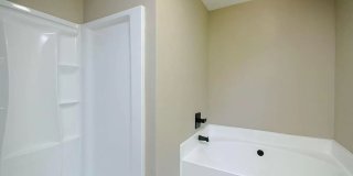 Room in 6 Bedroom Home at Brown Dr Gallery 1