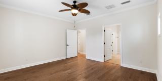 Gorgeous remodeled 3-bedroom, 2.5 bath home in Hillcrest Gallery 15
