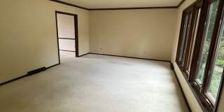 Large 5BR/3.5 Bath in Elm Heights. Available Now! Gallery 35