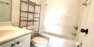 930 NE 33rd Terr Gallery 11