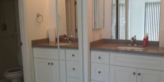 Vibrant 2 bedroom/2 bath condo in a great community with quick access to main commuter arteries Gallery 13