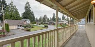 Bright spacious 4-bedroom 2.5 bath home in Bellevue Gallery 22