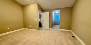 2564 W Towne Street Gallery 22