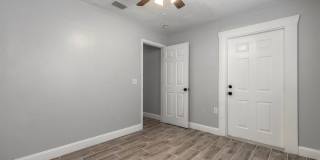 109 S Colorado Avenue Gallery 22