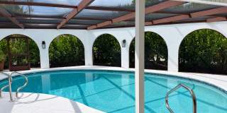 Annual Rental - Pool Home in The Moorings! Gallery 1