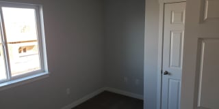 Spacious Springville Townhome Gallery 16