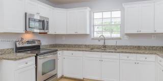 5520 Hayes St Gallery 7