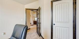 $500 Off First Month's Rent!!! St James Park Home in Norman - Community Pool!  Available in Now! Gallery 24